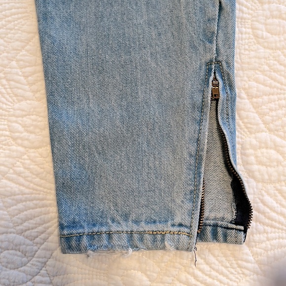Vintage Guess Jeans, light blue wash - Picture 3 of 9